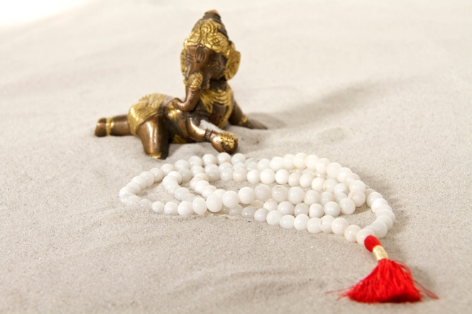 Mala prayer beads - white agate 